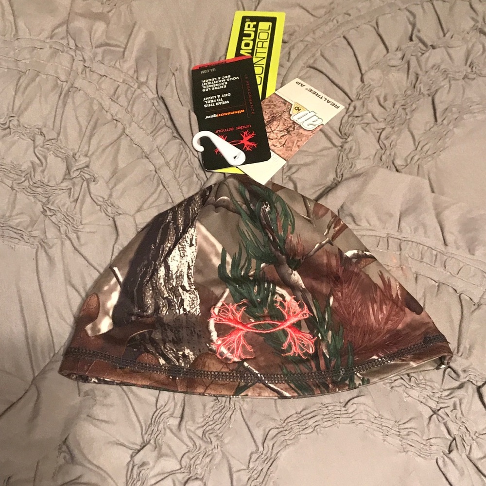 NWT Women's Under Armour Hunting Camo Beanie
